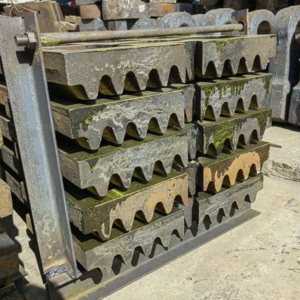 high manganese steel jaw plate for jaw crusher wear spare part