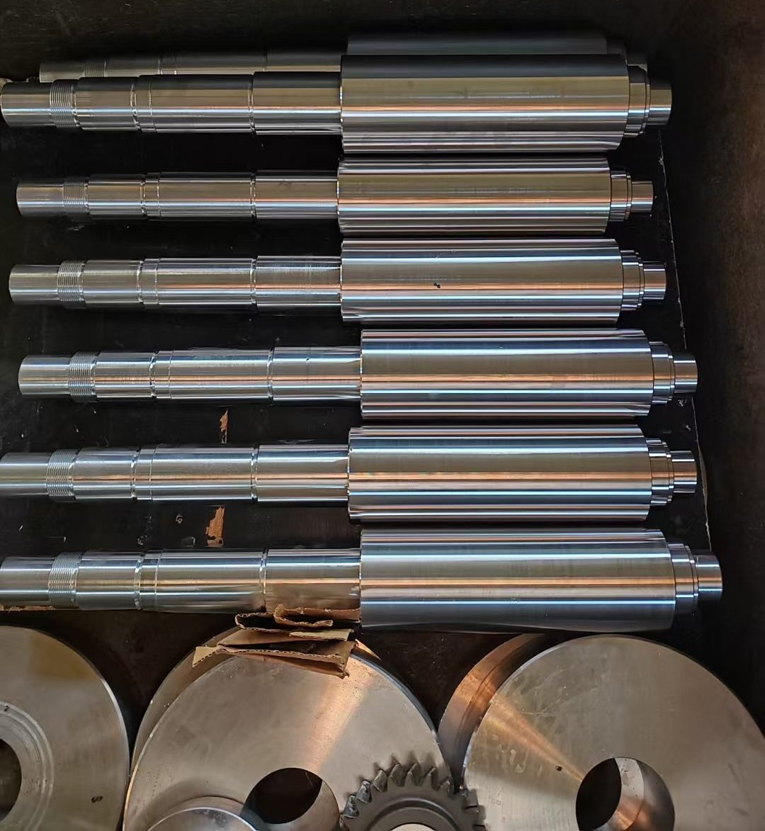 Batch of precision machined 45# steel transmission shafts, finished drive shafts for cement plant heavy duty transmission equipment Batch of precision machined 45# steel transmission shafts, finished drive shafts for cement plant heavy duty transmission equipment