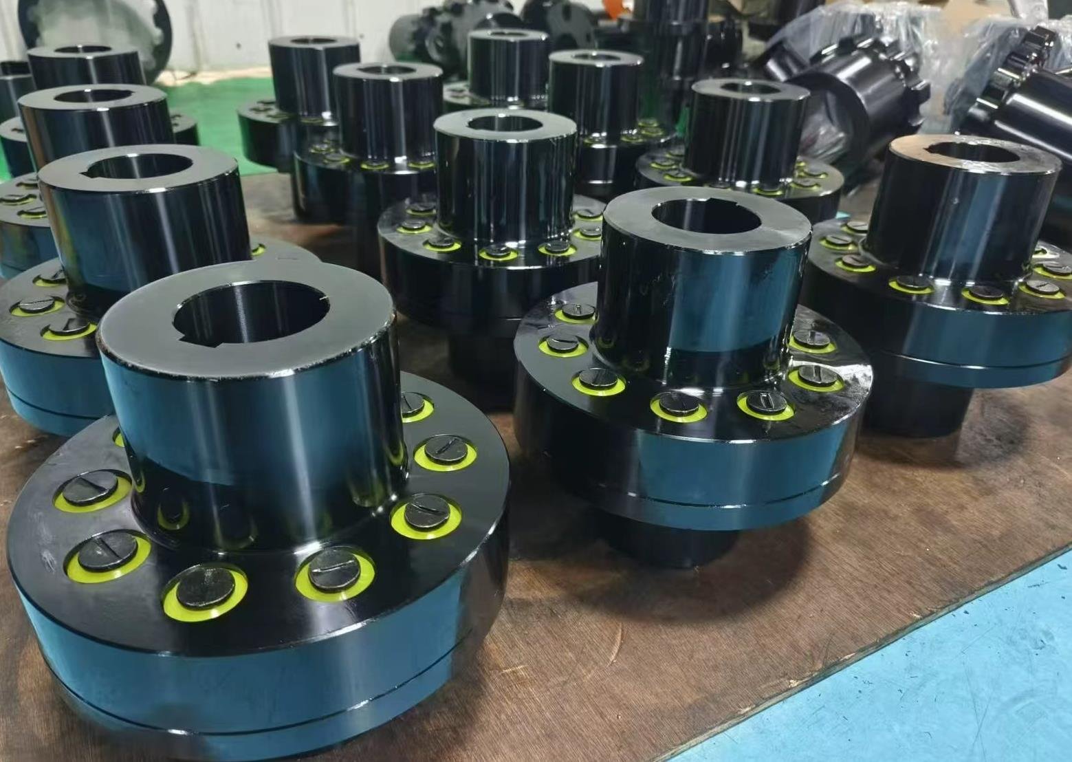 Pin type elastic coupling, nylon pin flexible shaft coupling for cement plant medium torque transmission, factory workshop stock Pin type elastic coupling, nylon pin flexible shaft coupling for cement plant medium torque transmission, factory workshop stock