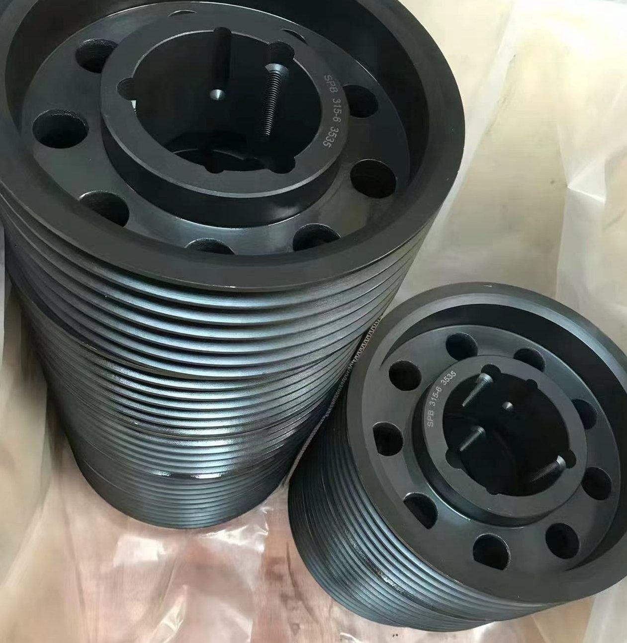 SPB 8-groove cast iron taper lock pulley, heavy duty V belt pulley for cement plant transmission system SPB 8-groove cast iron taper lock pulley, heavy duty V belt pulley for cement plant transmission system